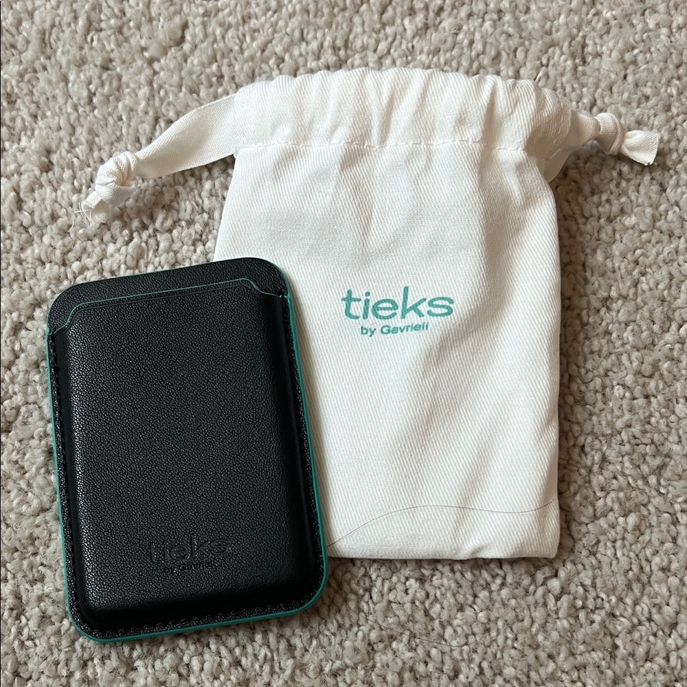 Tieks Black Leather Mag Safe Card Case